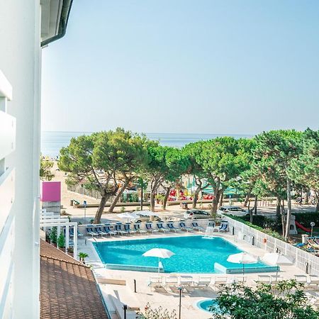 Hotel Bristol Линьяно-Саббьядоро Экстерьер фото