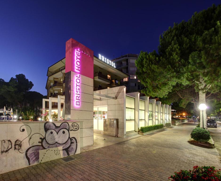 Hotel Bristol Линьяно-Саббьядоро Экстерьер фото
