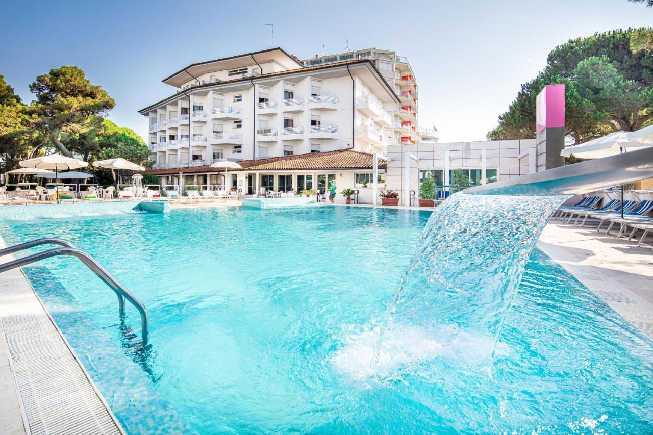 Hotel Bristol Линьяно-Саббьядоро Экстерьер фото
